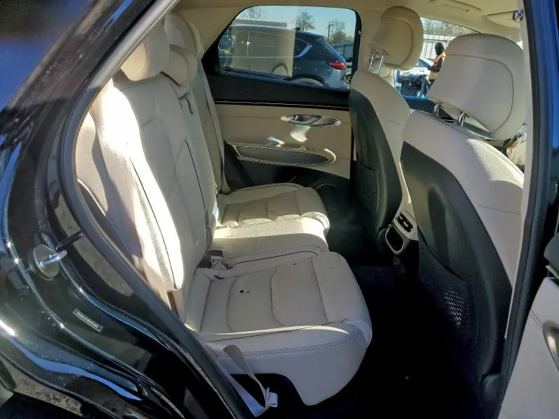 2025 GENESIS GV70 BASE  