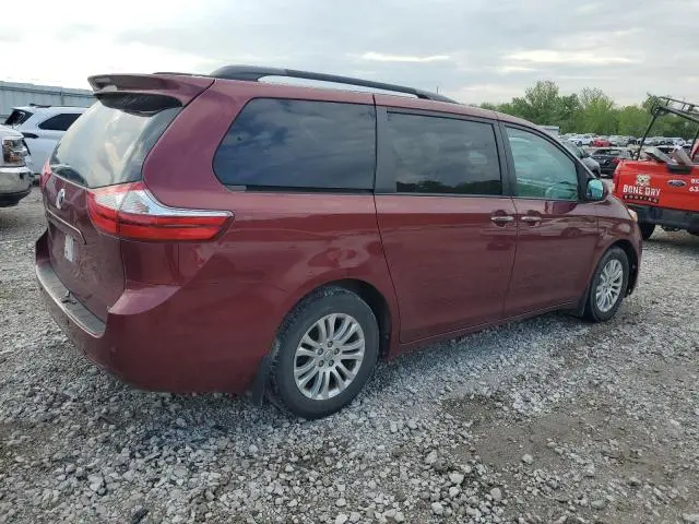 2017 TOYOTA SIENNA XLE  