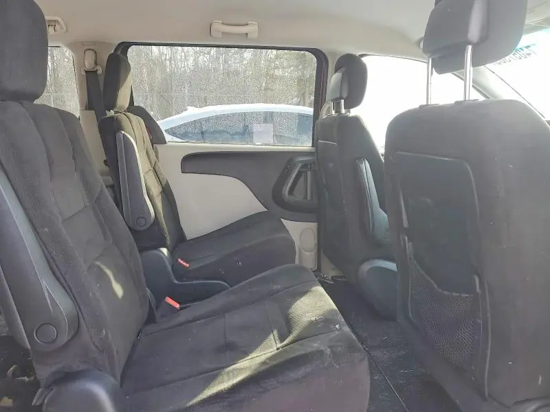 2015 DODGE GRAND CARAVAN SE  