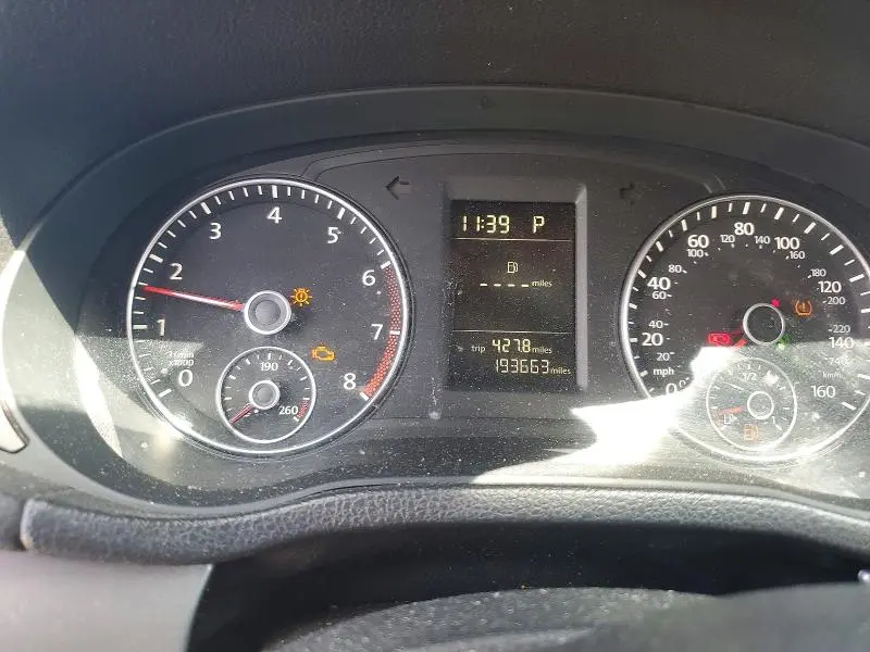 2013 VOLKSWAGEN PASSAT S  