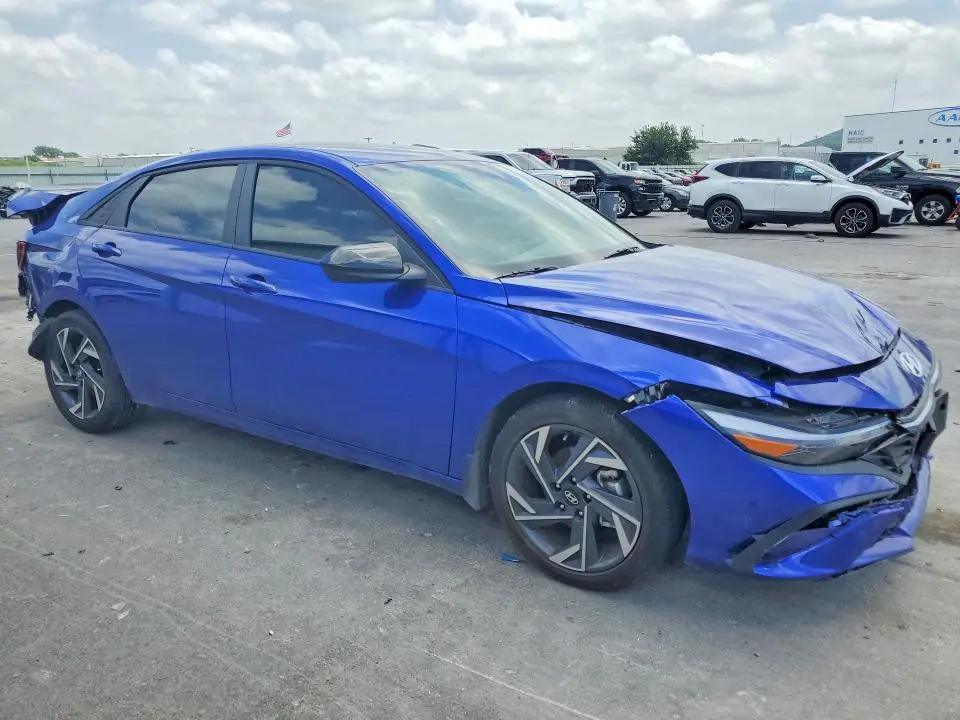 2025 HYUNDAI ELANTRA SEL SPORT  