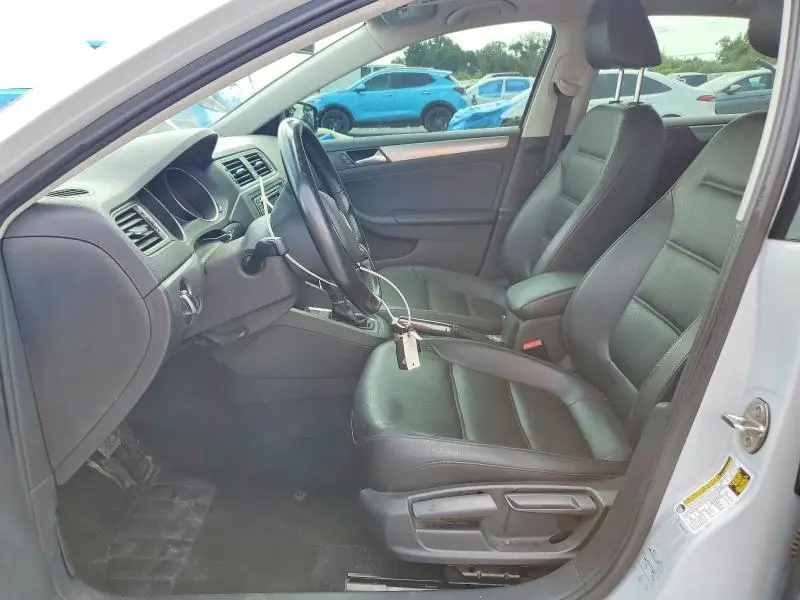2017 VOLKSWAGEN JETTA SE  