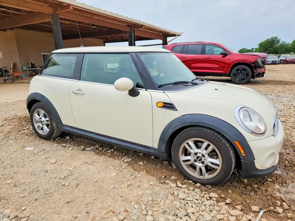 2013 MINI COOPER   