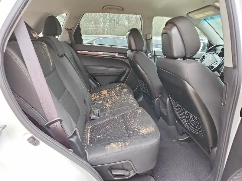 2015 KIA SORENTO LX  