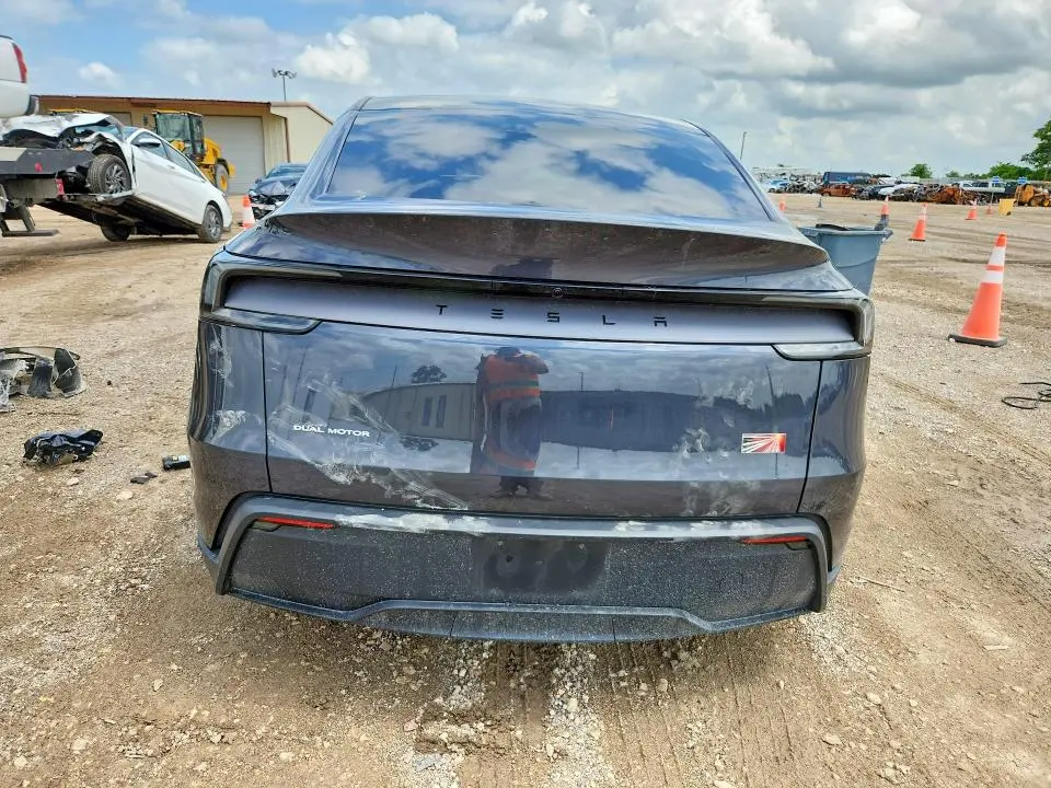 2026 TESLA MODEL Y   
