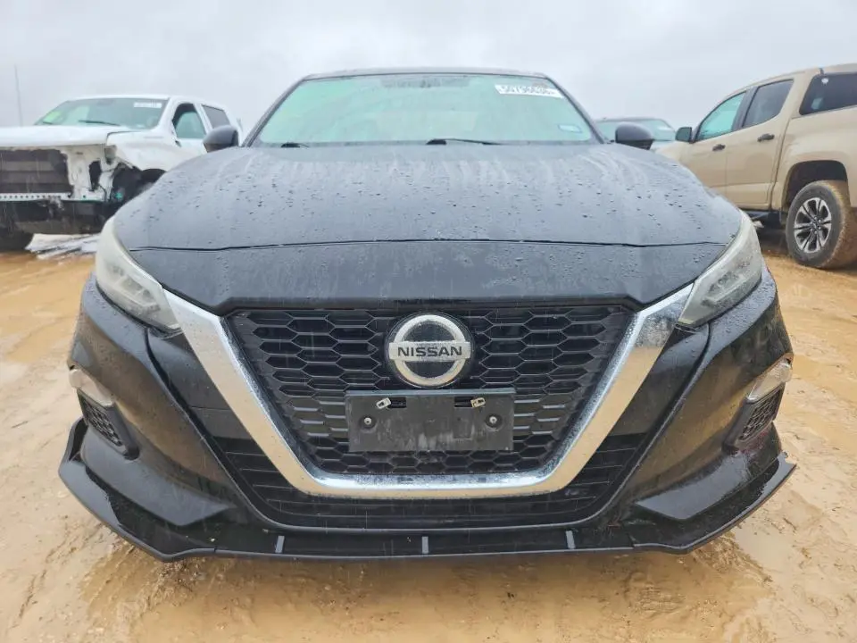 2019 NISSAN ALTIMA SR  