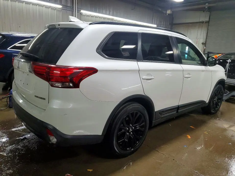 2018 MITSUBISHI OUTLANDER SE  