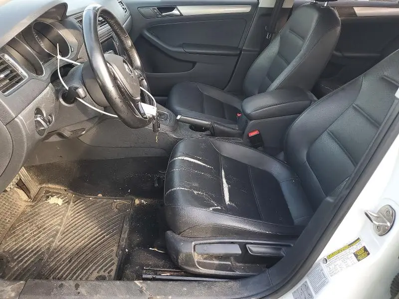 2017 VOLKSWAGEN JETTA SE  