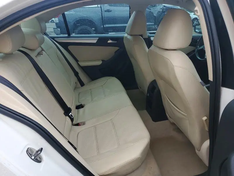 2013 VOLKSWAGEN JETTA SE  