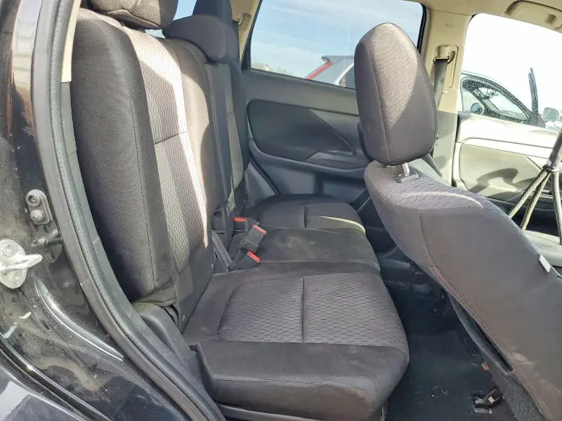 2014 MITSUBISHI OUTLANDER SE  