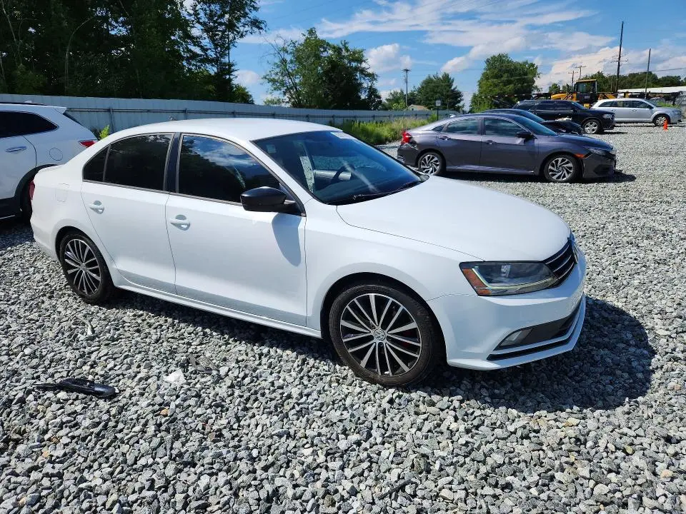 2017 VOLKSWAGEN JETTA SPORT  