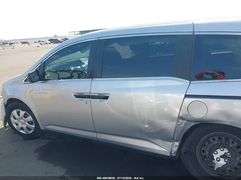 2011 HONDA ODYSSEY LX