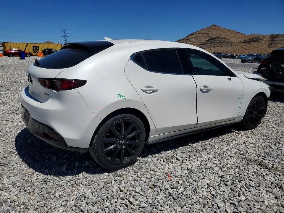 2021 MAZDA 3 PREMIUM  