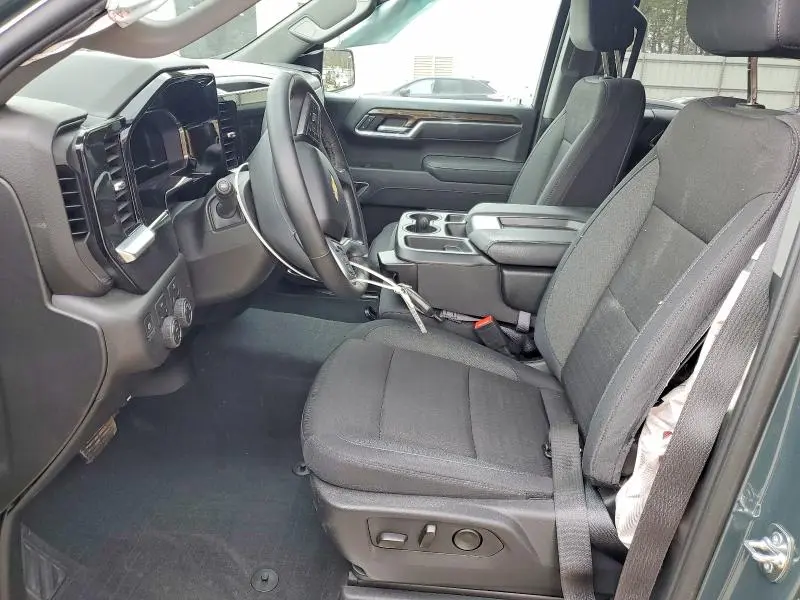 2025 CHEVROLET SILVERADO K1500 LT  