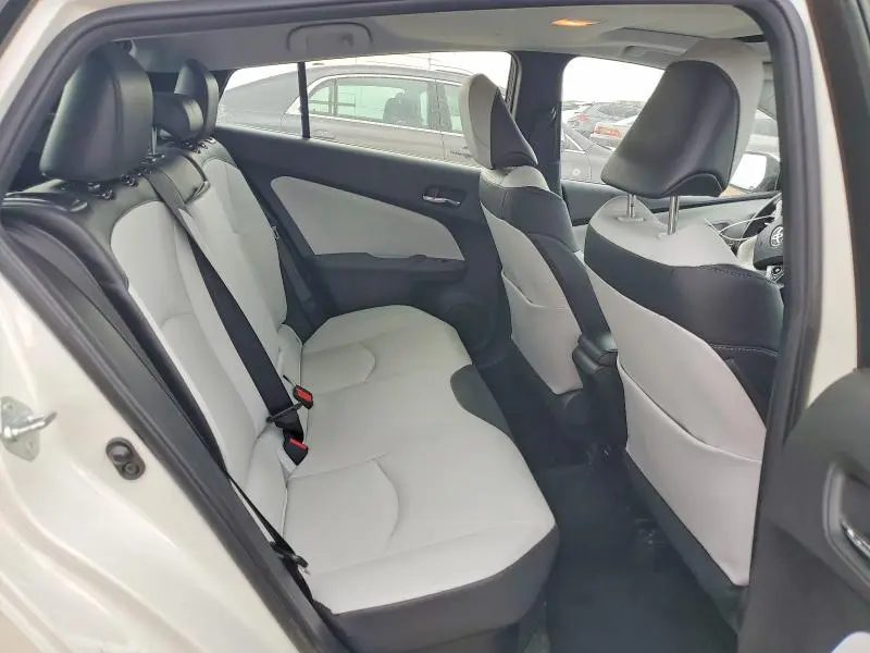 2018 TOYOTA PRIUS FOUR  