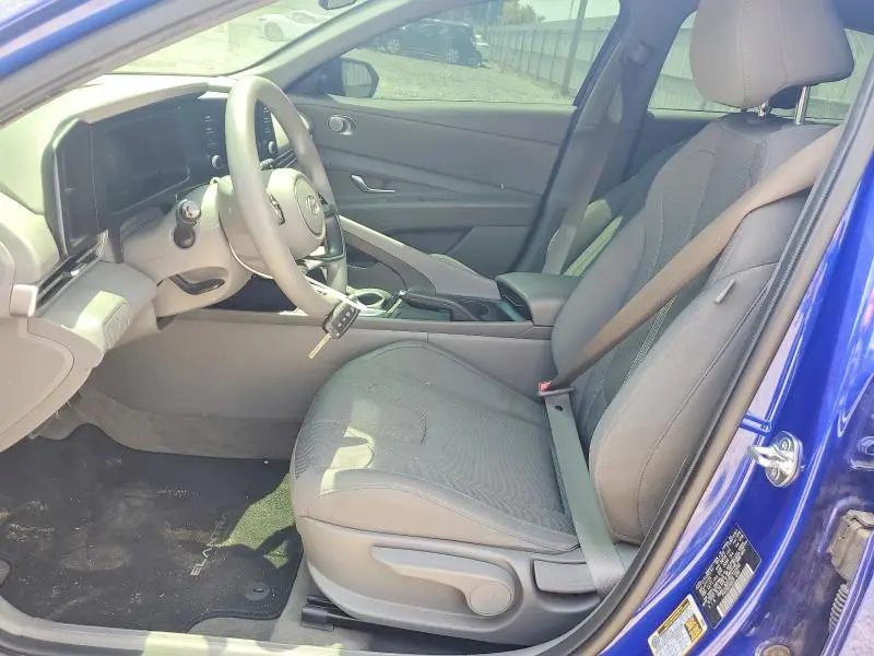 2024 HYUNDAI ELANTRA SE  