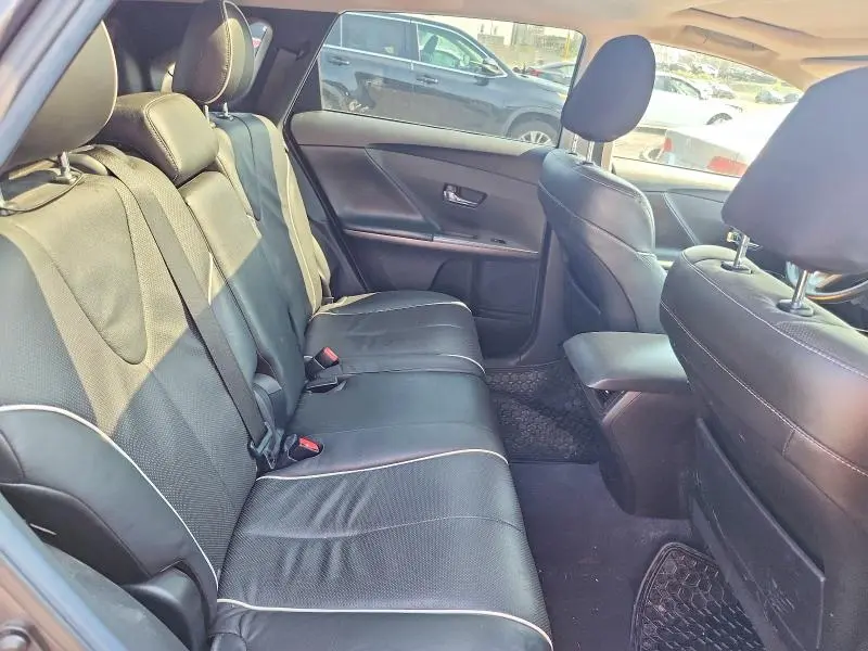 2015 TOYOTA VENZA LE  