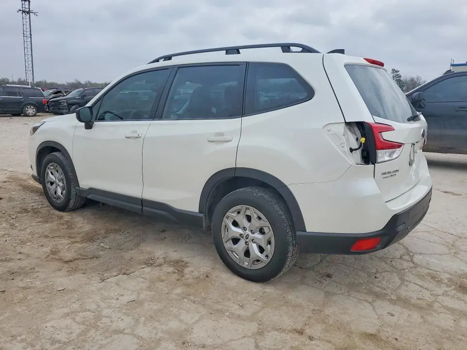 2024 SUBARU FORESTER   