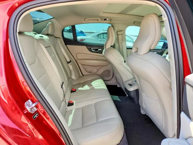2021 VOLVO S60 T5 MOMENTUM  