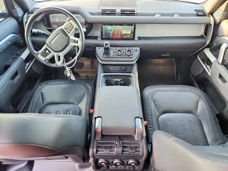 2021 LAND ROVER DEFENDER 110 X-DYNAMIC SE  