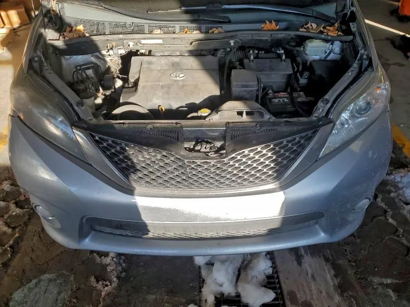 2012 TOYOTA SIENNA SPORT  