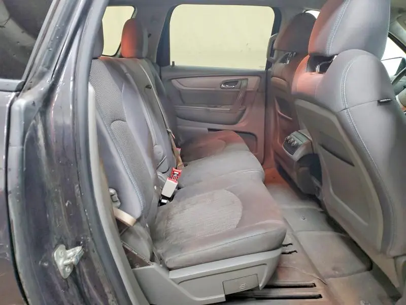 2015 CHEVROLET TRAVERSE LS  