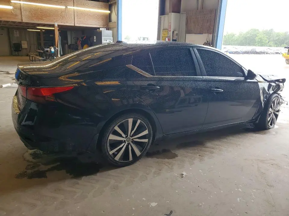 2019 NISSAN ALTIMA SR  