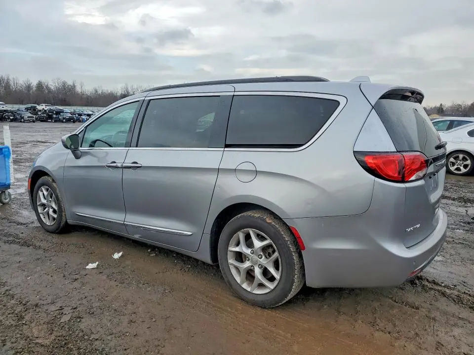 2017 CHRYSLER PACIFICA TOURING L  