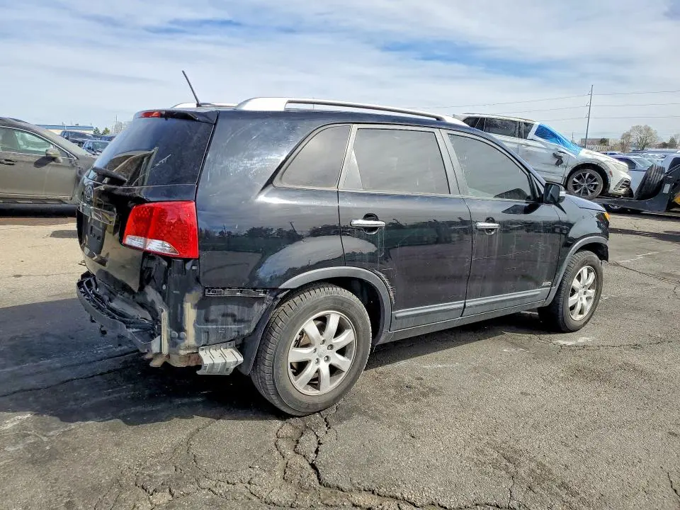 2013 KIA SORENTO LX  