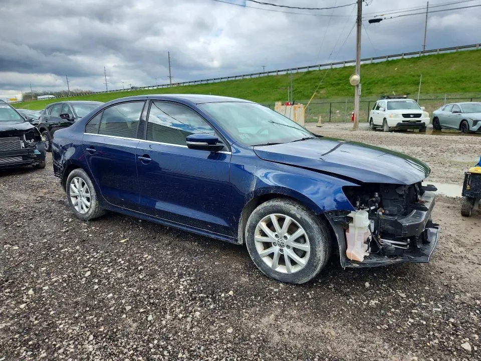 2014 VOLKSWAGEN JETTA SE  