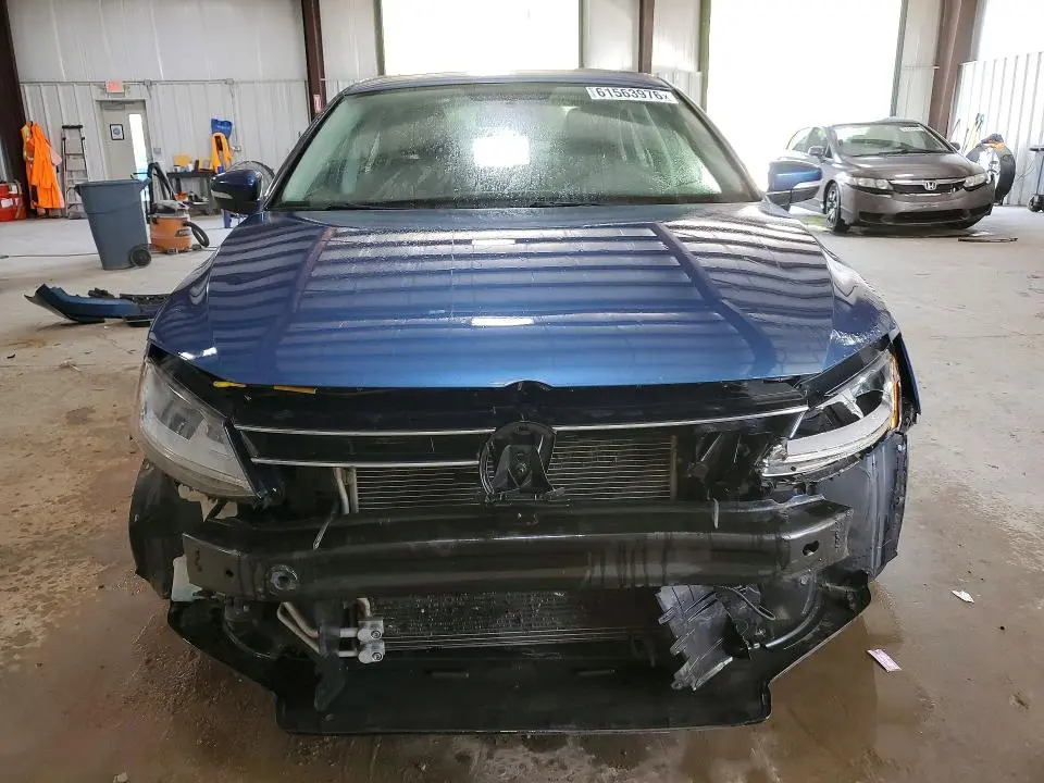 2017 VOLKSWAGEN JETTA SE  
