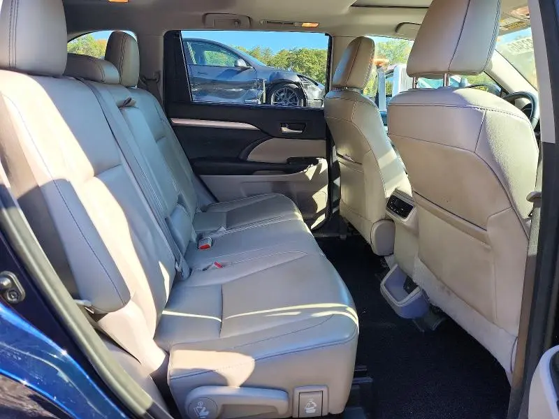 2016 TOYOTA HIGHLANDER XLE  