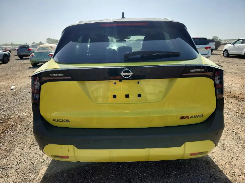 2025 NISSAN KICKS SR  