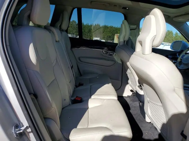 2017 VOLVO XC90 T6  