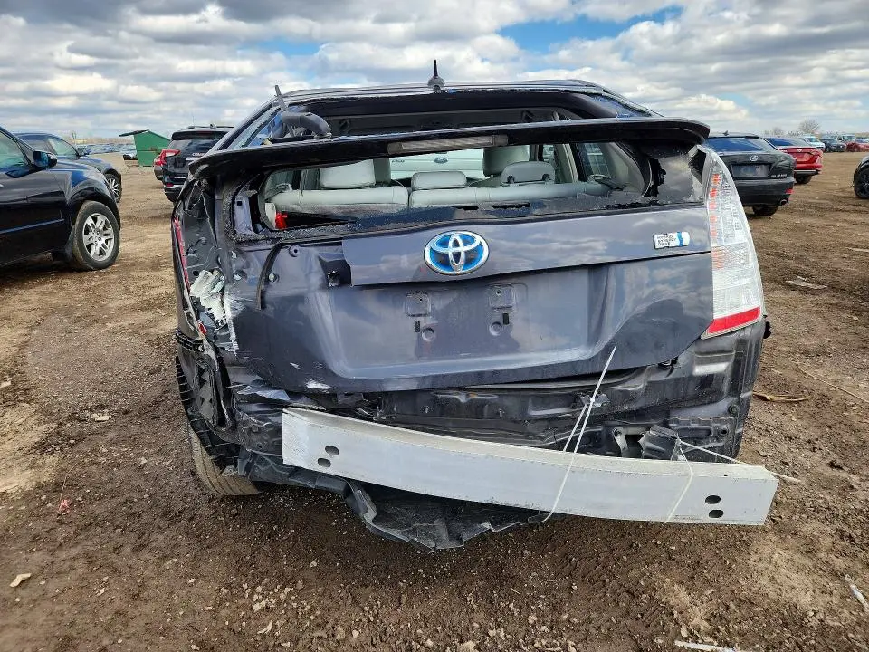 2011 TOYOTA PRIUS THREE  