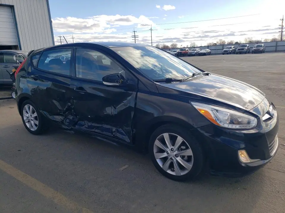 2014 HYUNDAI ACCENT SE  