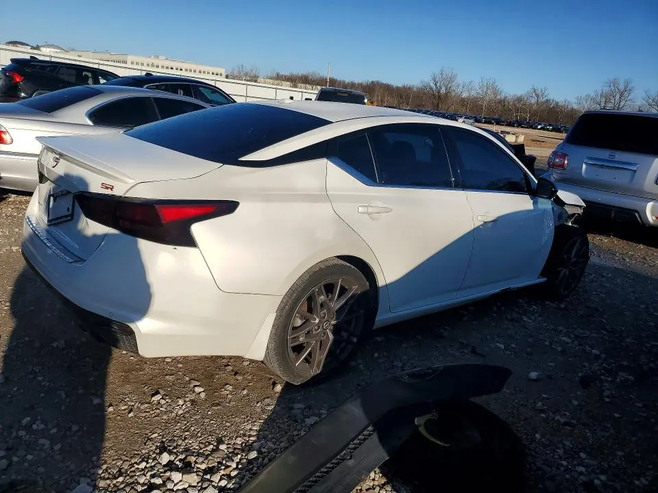 2023 NISSAN ALTIMA 2.0 SR  
