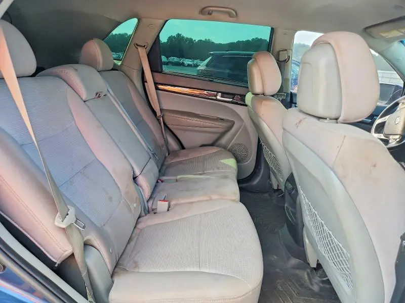 2014 KIA SORENTO LX  