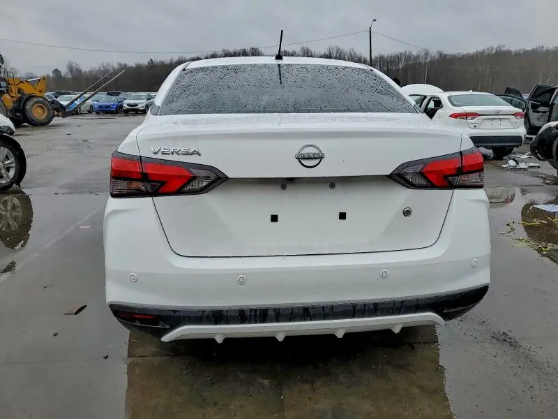 2024 NISSAN VERSA S  