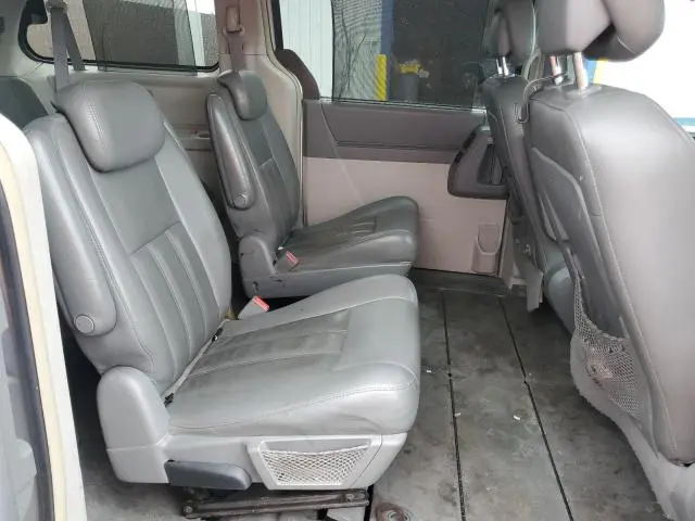 2010 CHRYSLER TOWN & COUNTRY TOURING