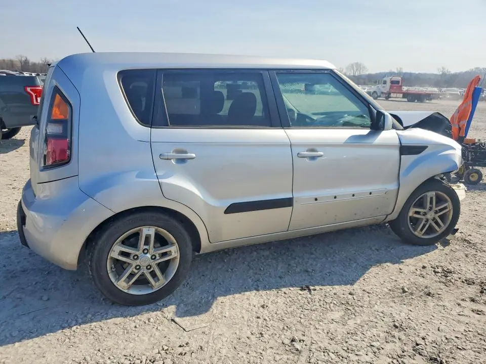2011 KIA SOUL +  