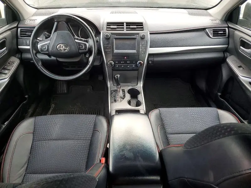 2015 TOYOTA CAMRY SE  