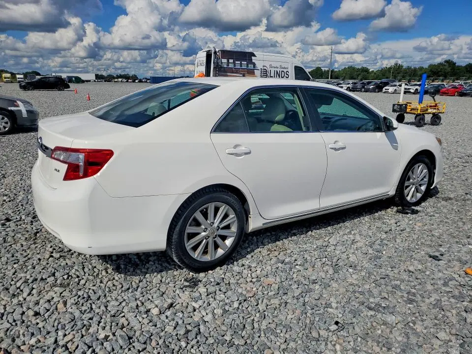 2012 TOYOTA CAMRY XLE  