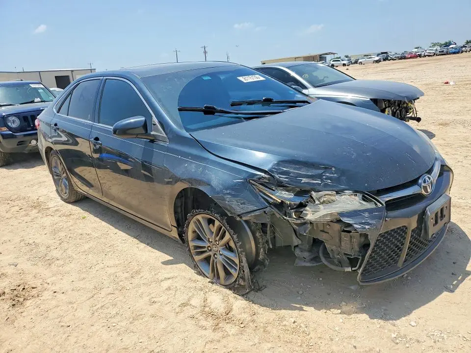 2017 TOYOTA CAMRY SE  