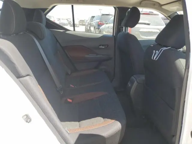 2022 NISSAN KICKS SR  
