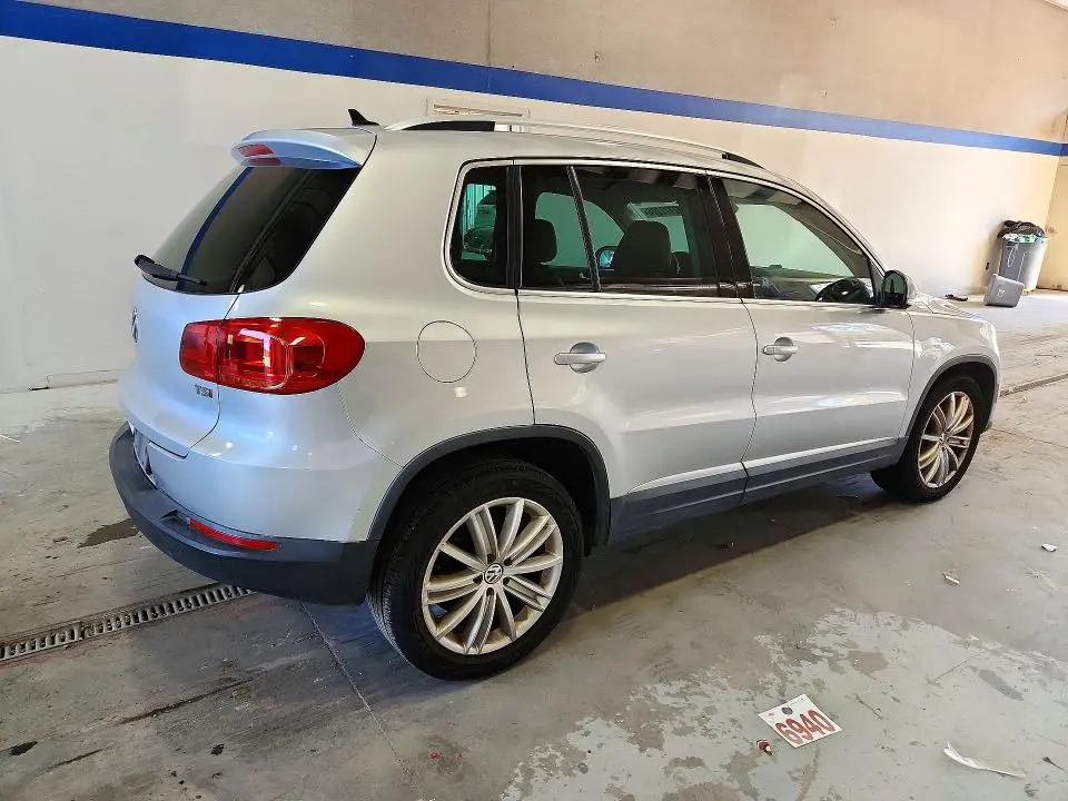 2016 VOLKSWAGEN TIGUAN S  