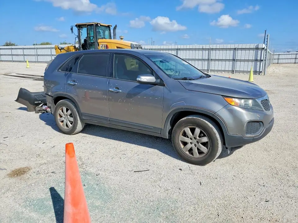 2013 KIA SORENTO LX  