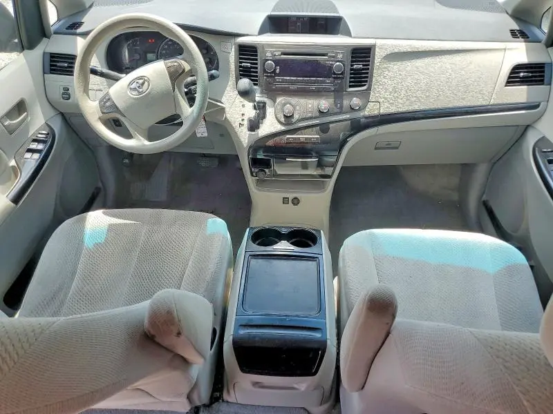 2012 TOYOTA SIENNA LE  