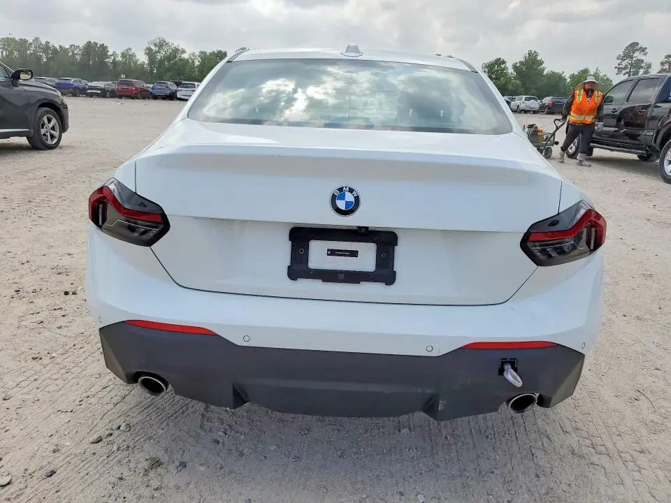 2024 BMW 230XI   