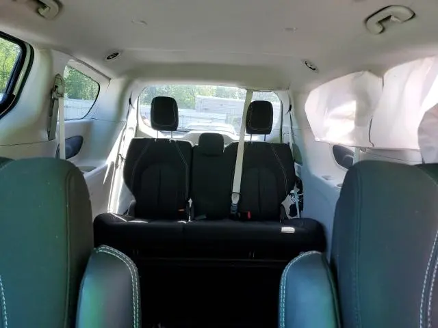 2024 CHRYSLER VOYAGER LX